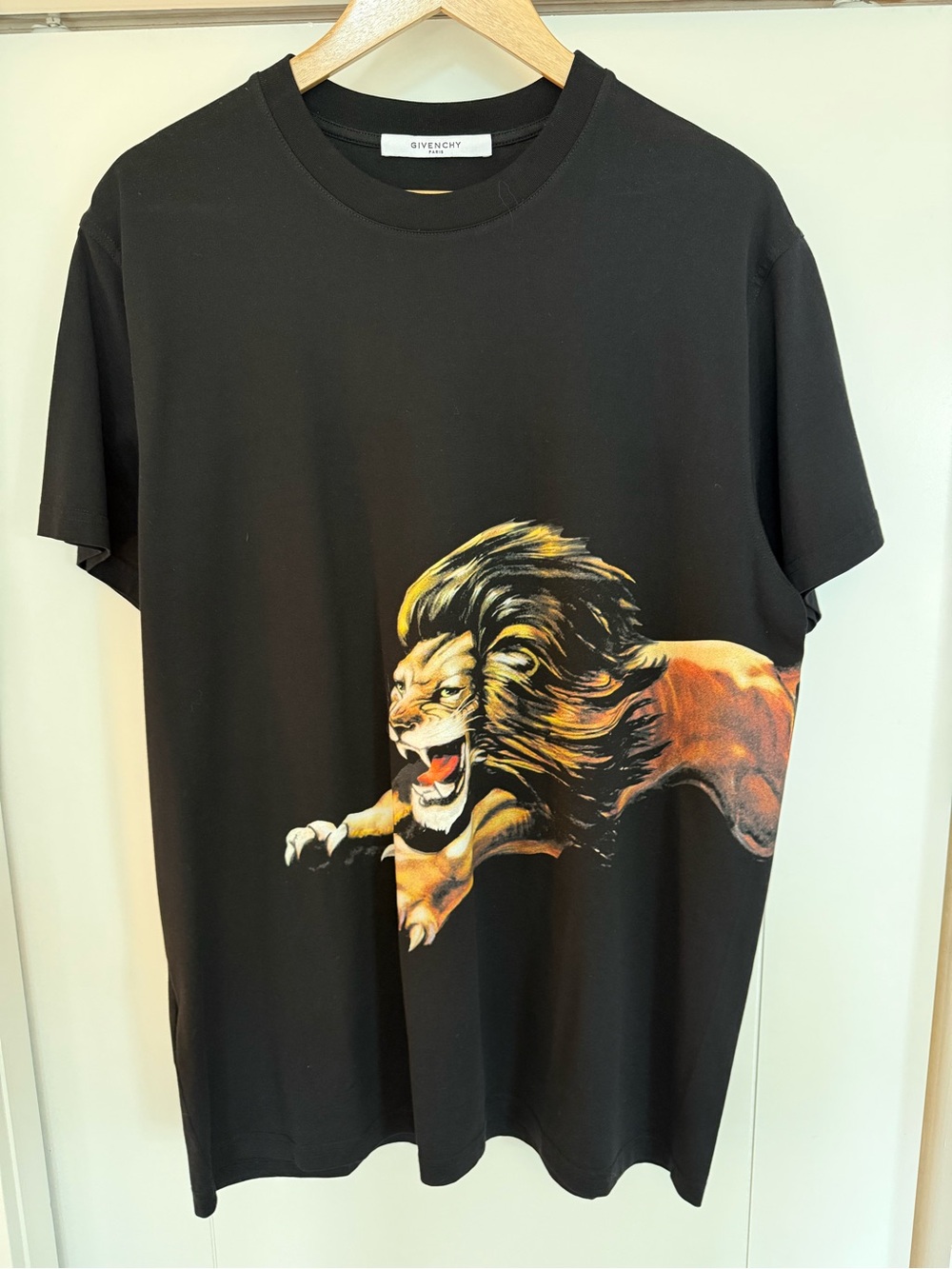 Givenchy Black Short Sleeve Tee with Striking Lion Print